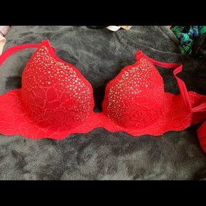 Victoria's Secret push up embrace bra 34D crystals